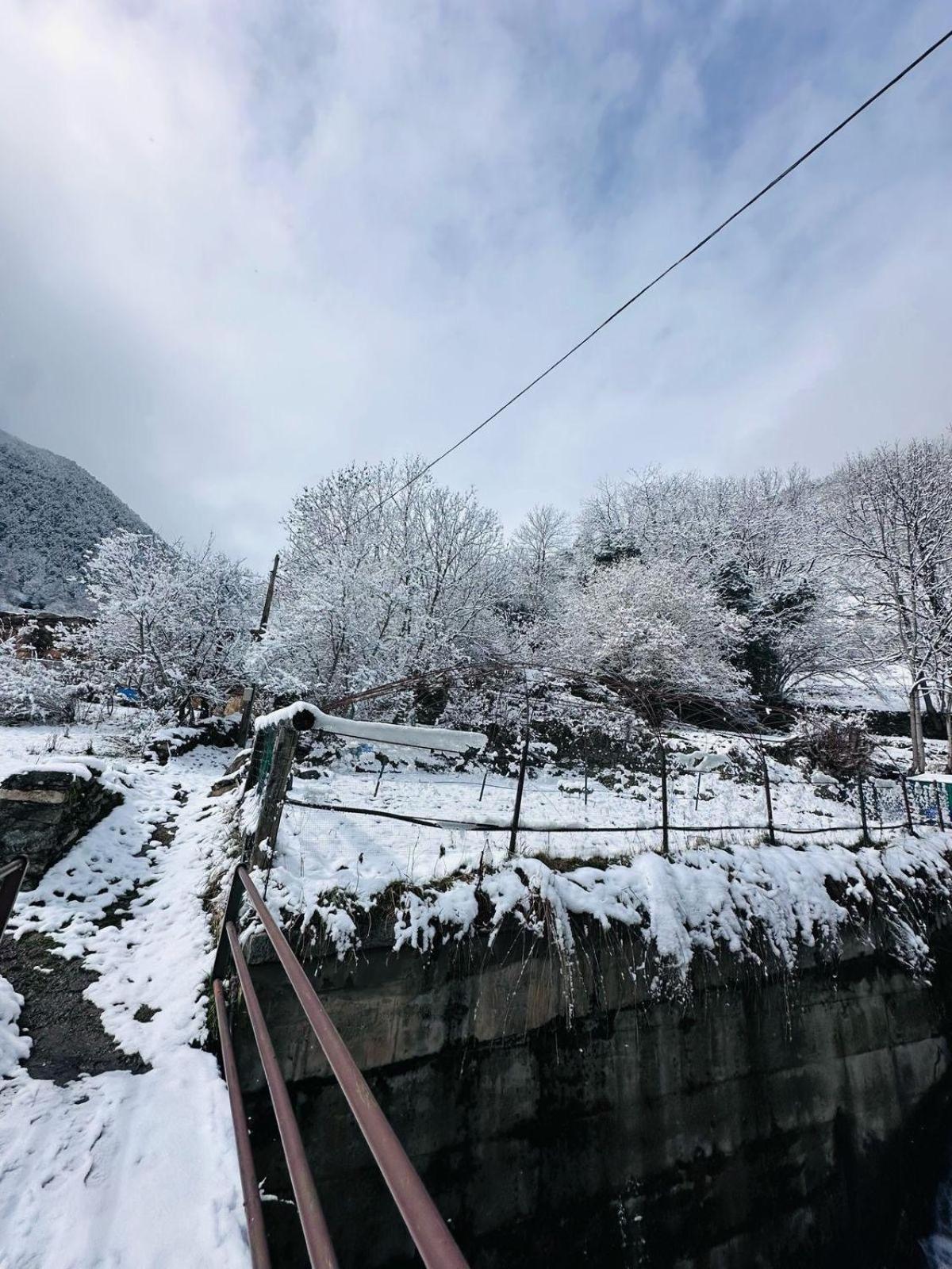 Hotel Valls Valira Os de Civís Esterno foto